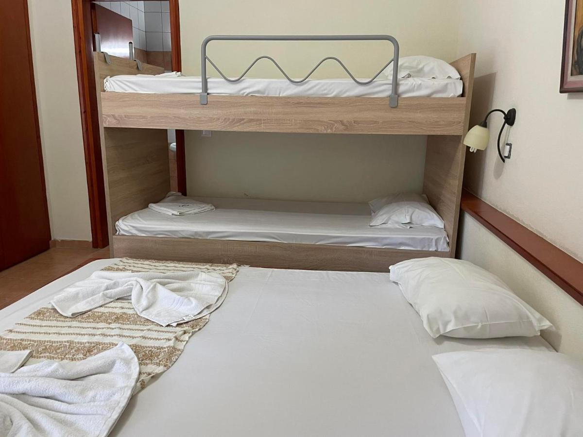 Calypso Hotel Siviri Luaran gambar
