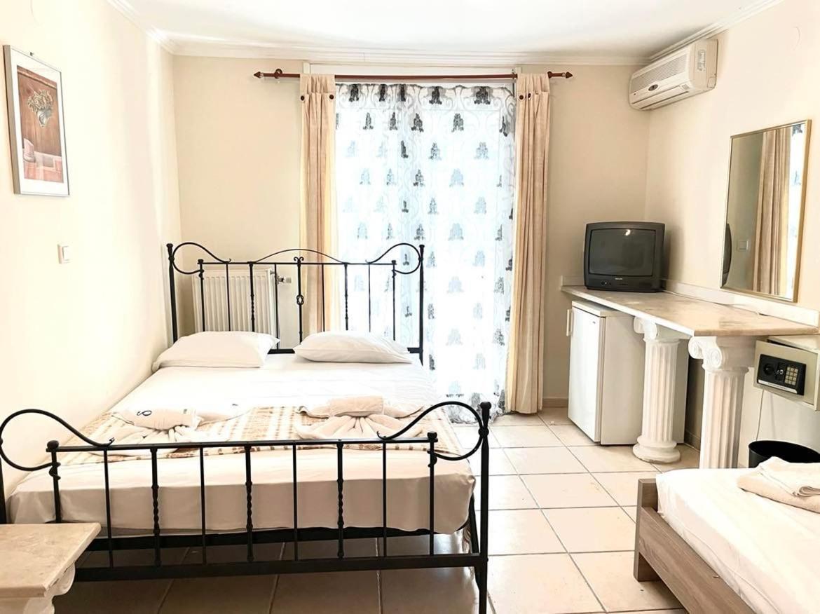 Calypso Hotel Siviri Luaran gambar